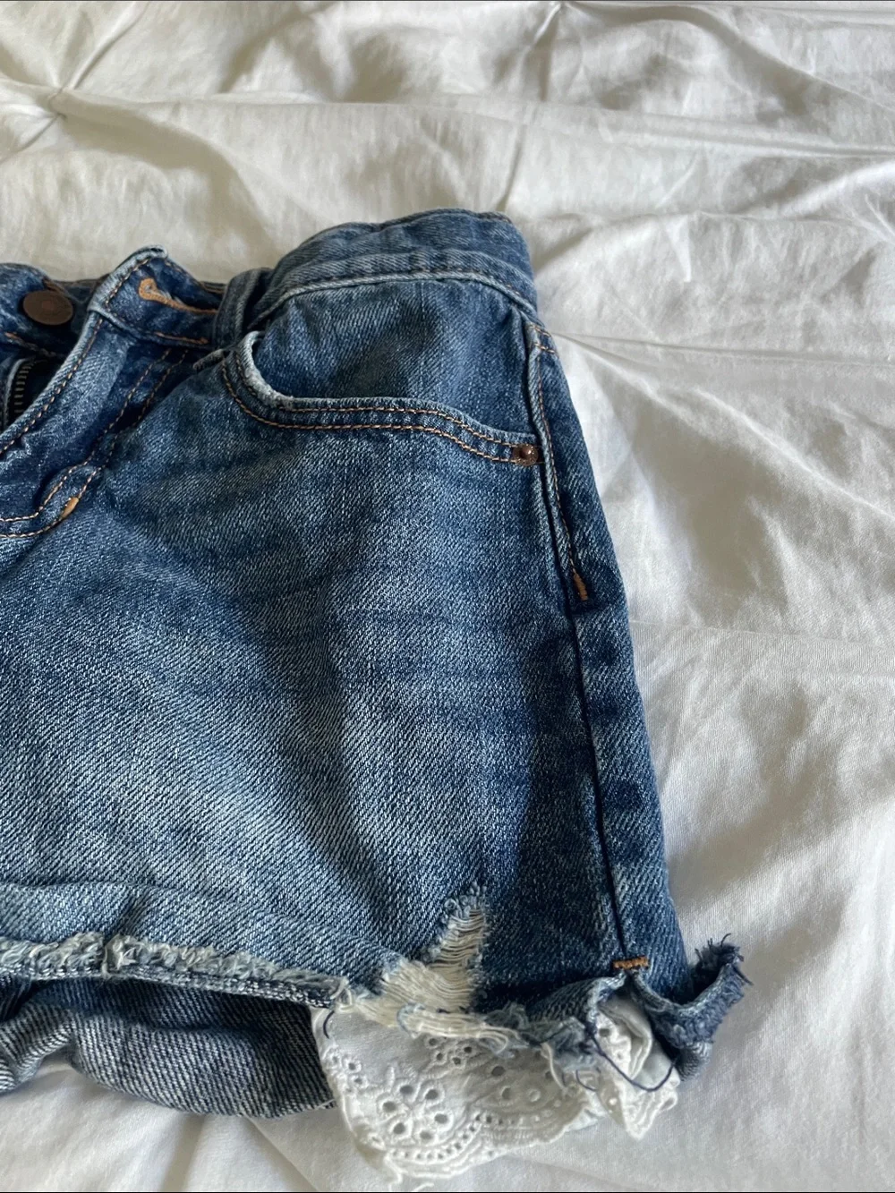 Old Navy Dark Blue Denim Shorts with White Lace Trim (kids)